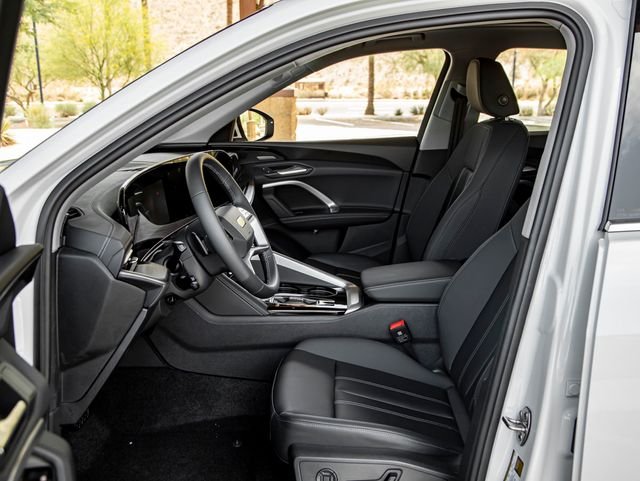 Used 2025 Glacier White Audi  image 14