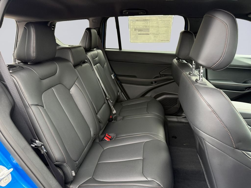 New 2026 Hydro Blue Pearl-Coat Exterior Paint Jeep Limited image 18