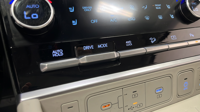 Used 2025 Hampton Gray Hyundai Calligraphy image 36