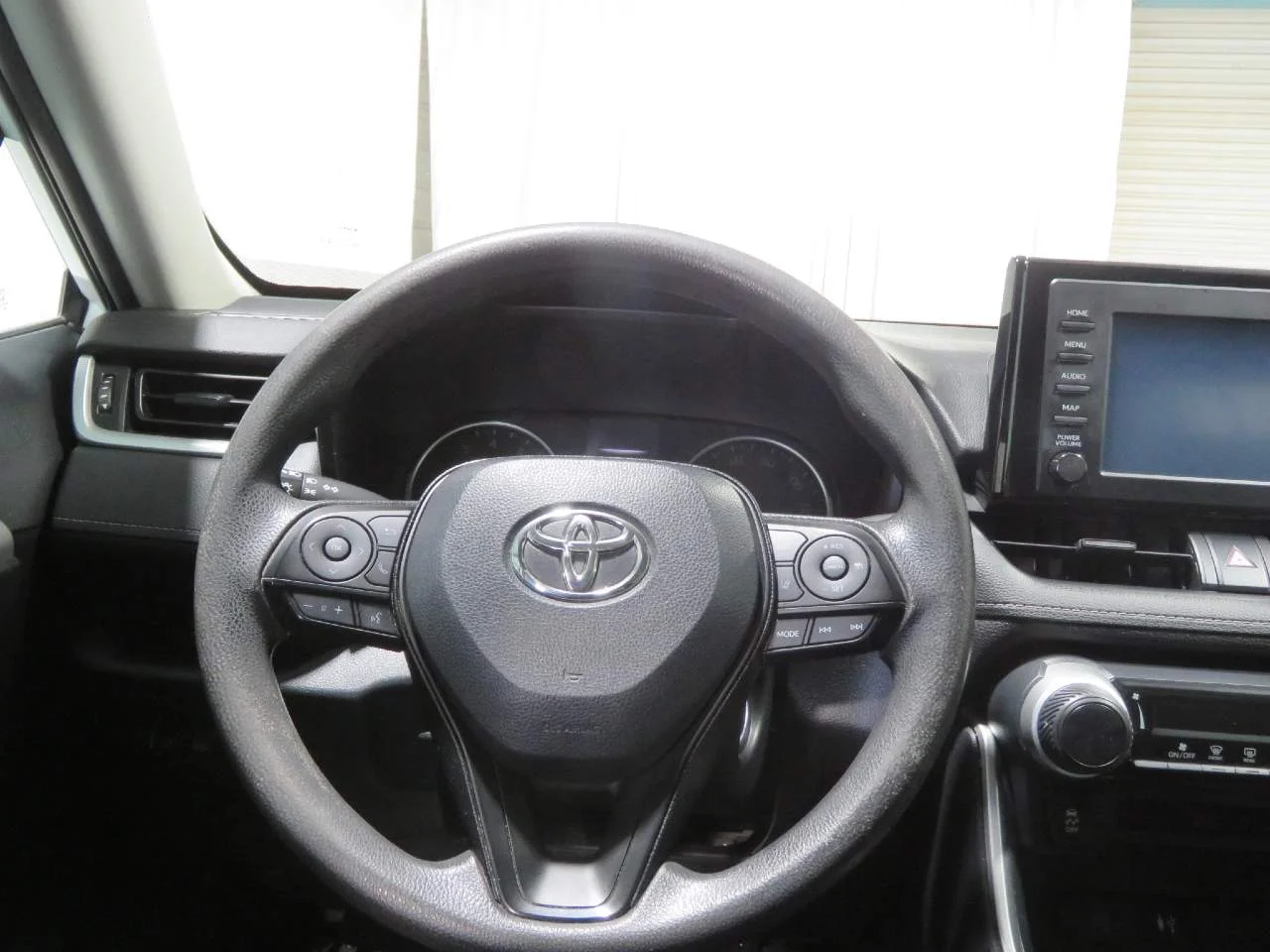 Used 2019 Super White Toyota LE image 10