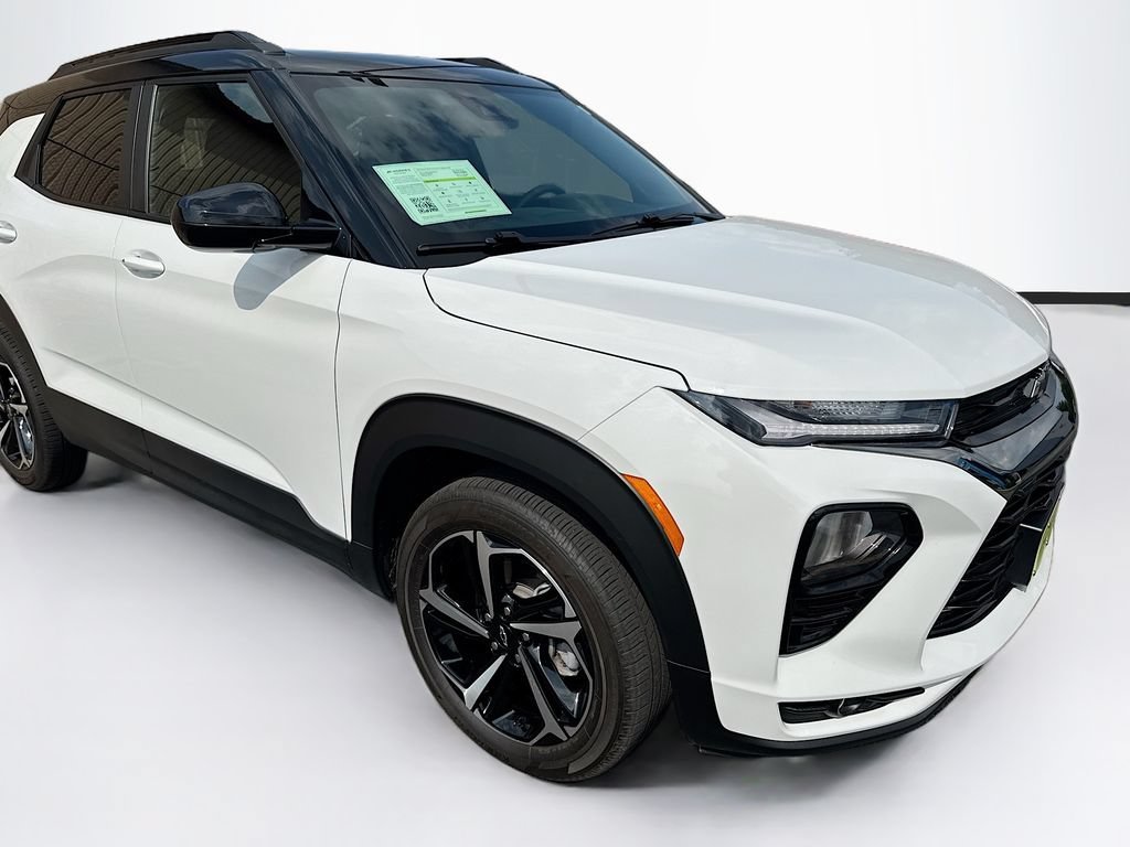 Used 2023 Summit White Chevrolet RS image 3