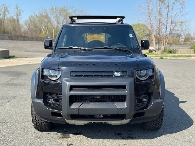 New 2023 Santorini Black Land Rover SE image 8