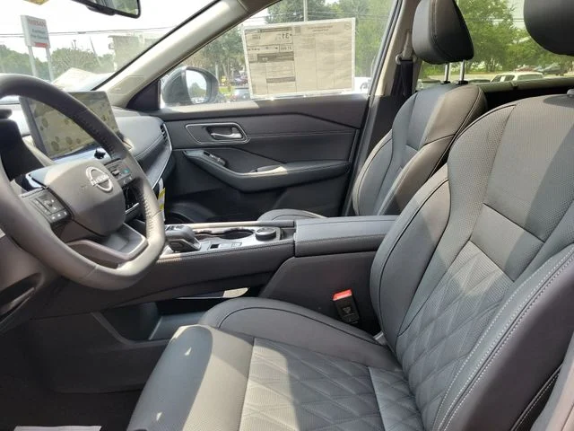 2026 Nissan Rogue Platinum - Photo 14
