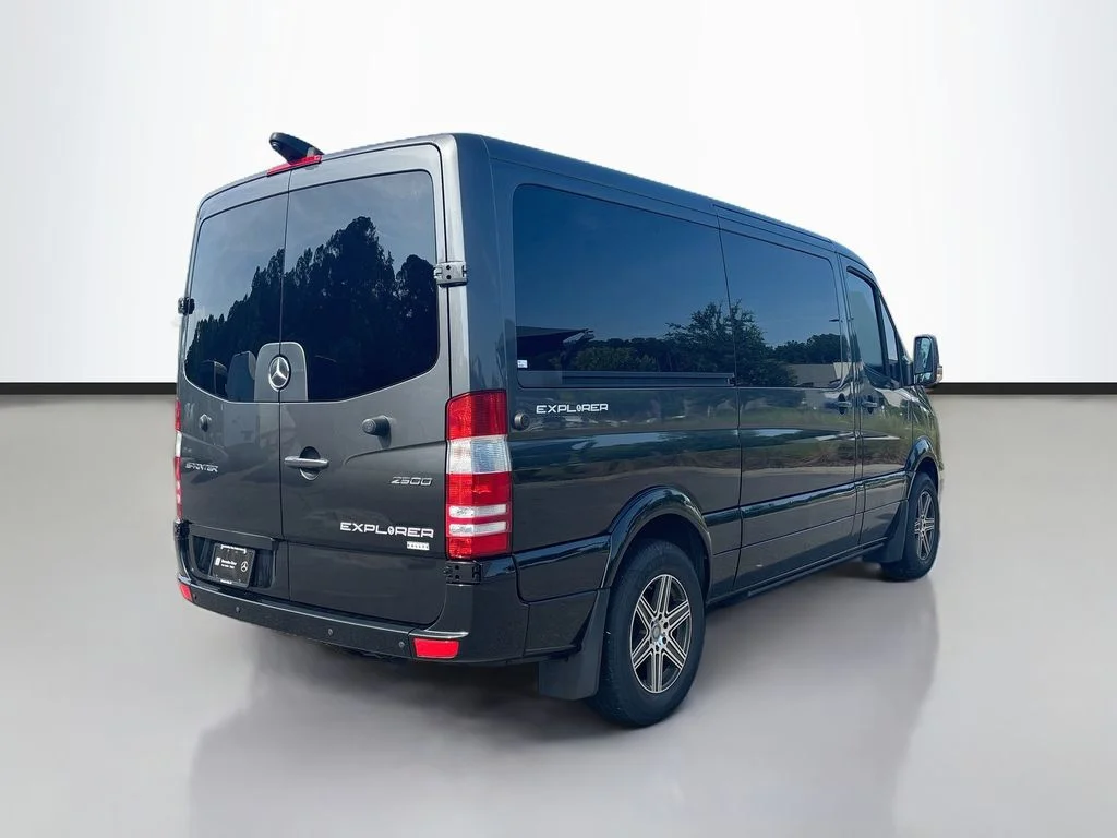 Used 2017 Gray Mercedes-Benz Passenger VAN image 3