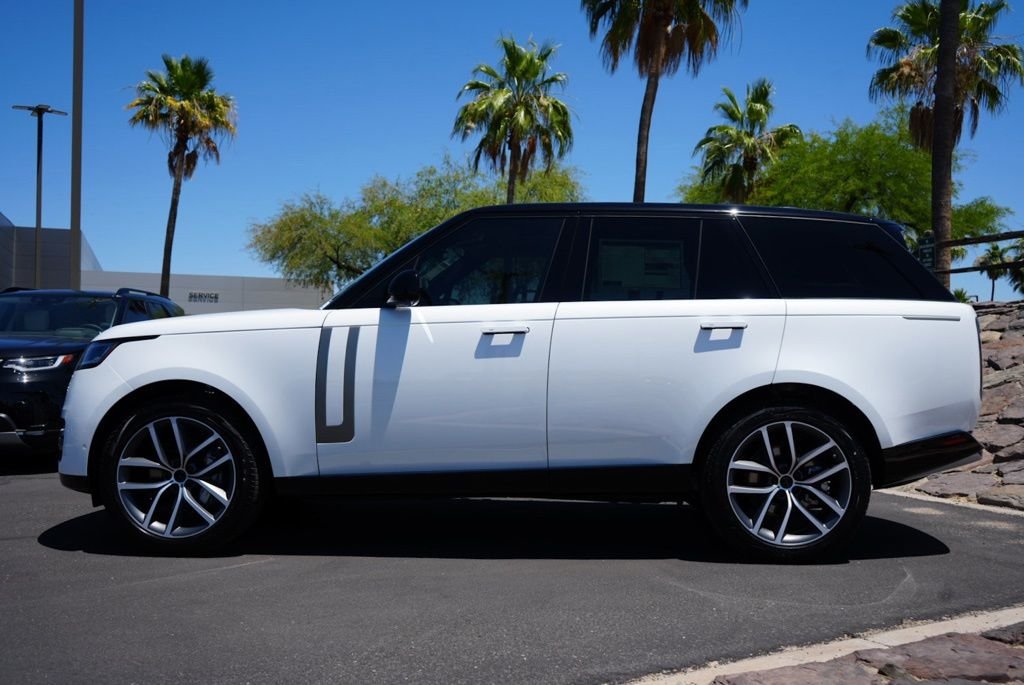New 2026 Ostuni Pearl White Land Rover SE image 3