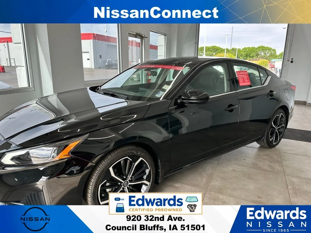 Used 2024 Black Nissan 2.5 SR image 5