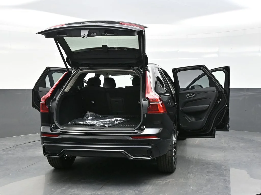 2026 Volvo XC60 Plus - Photo 29