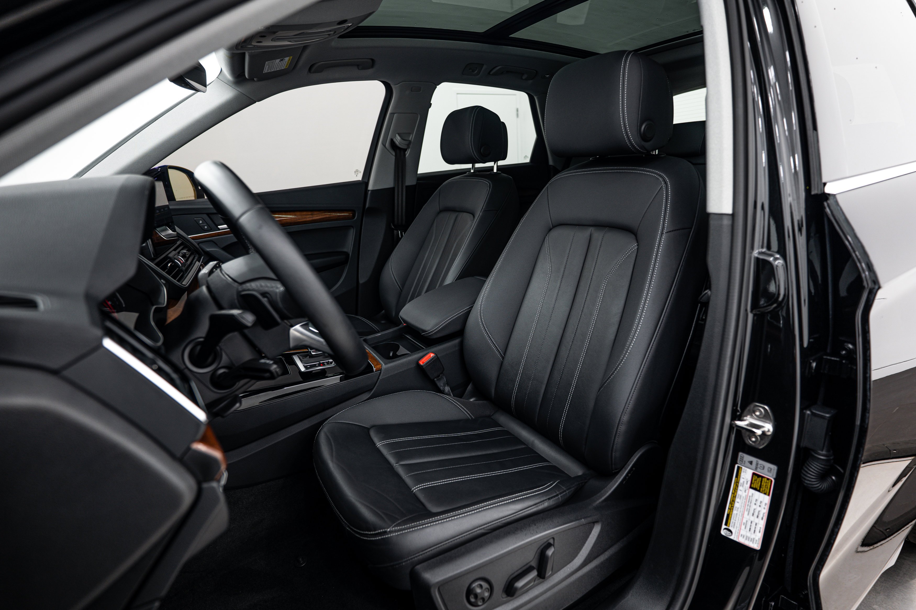 Certified Used 2023 Mythos Black Metallic Audi Premium image 16