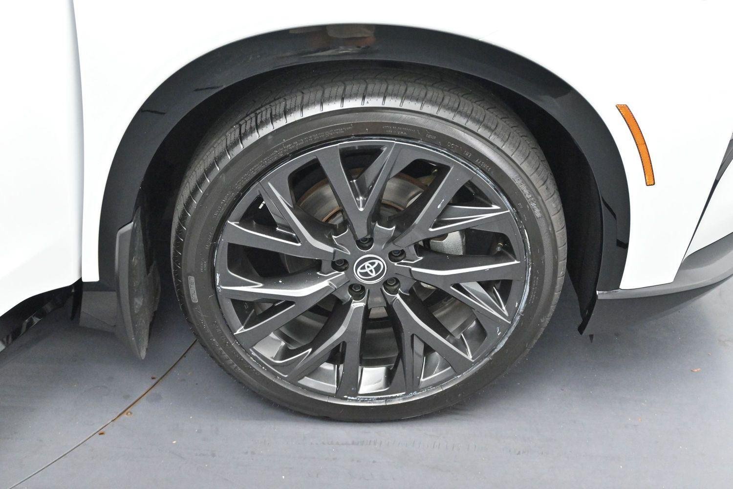Used 2025  Toyota XLE image 36