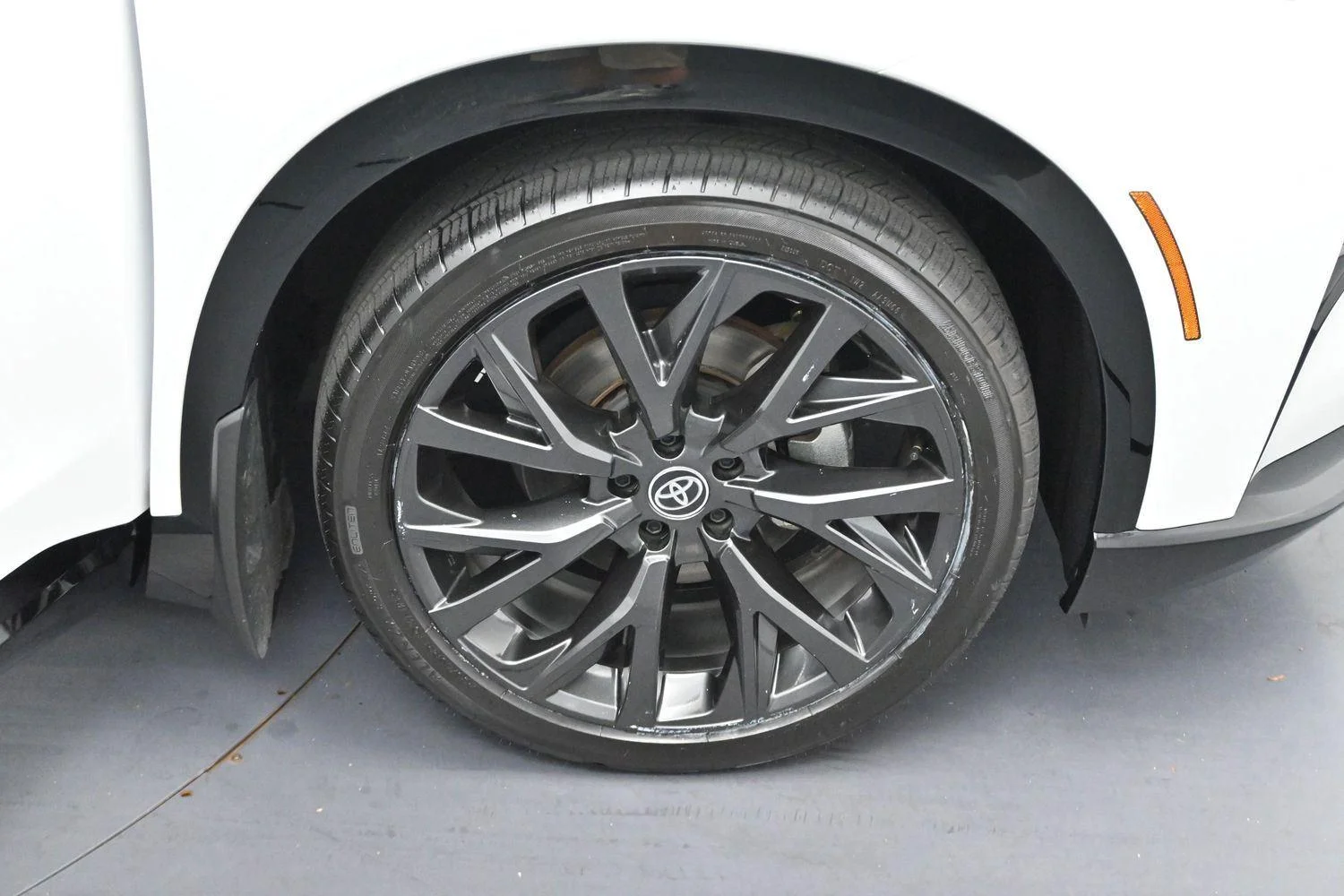 Used 2025  Toyota XLE image 36