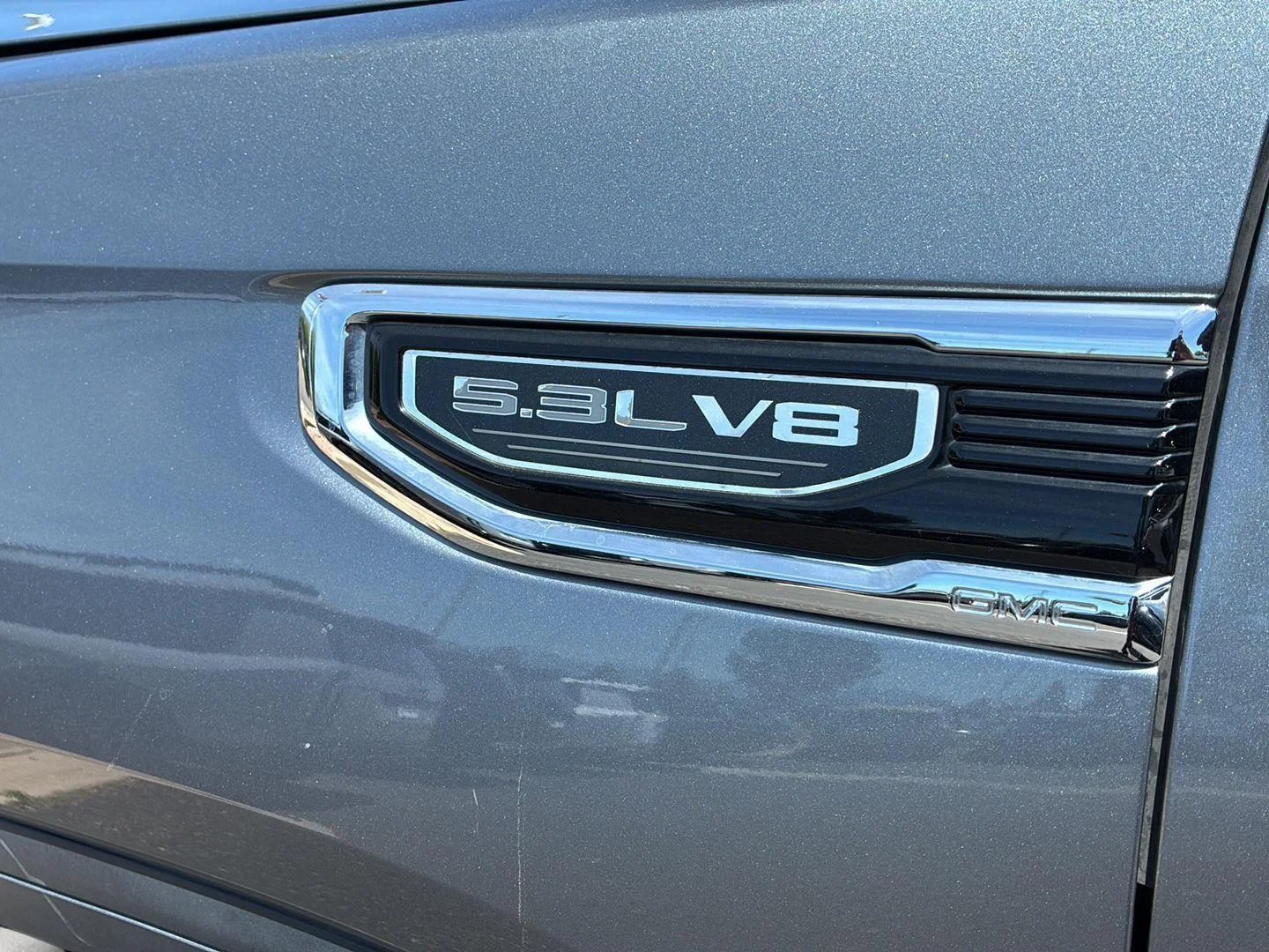 Used 2021 Satin Steel Metallic GMC SLT image 11