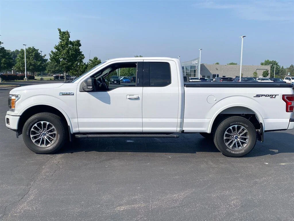 Used 2019 Oxford White Ford XLT image 9