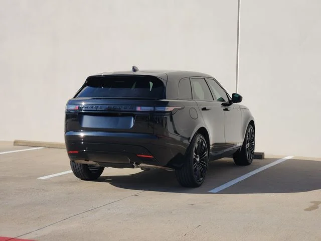 Certified Used 2025 Black Land Rover Dynamic SE image 7