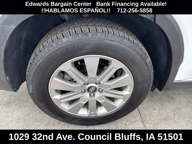 Used 2025 White Hyundai SEL image 8