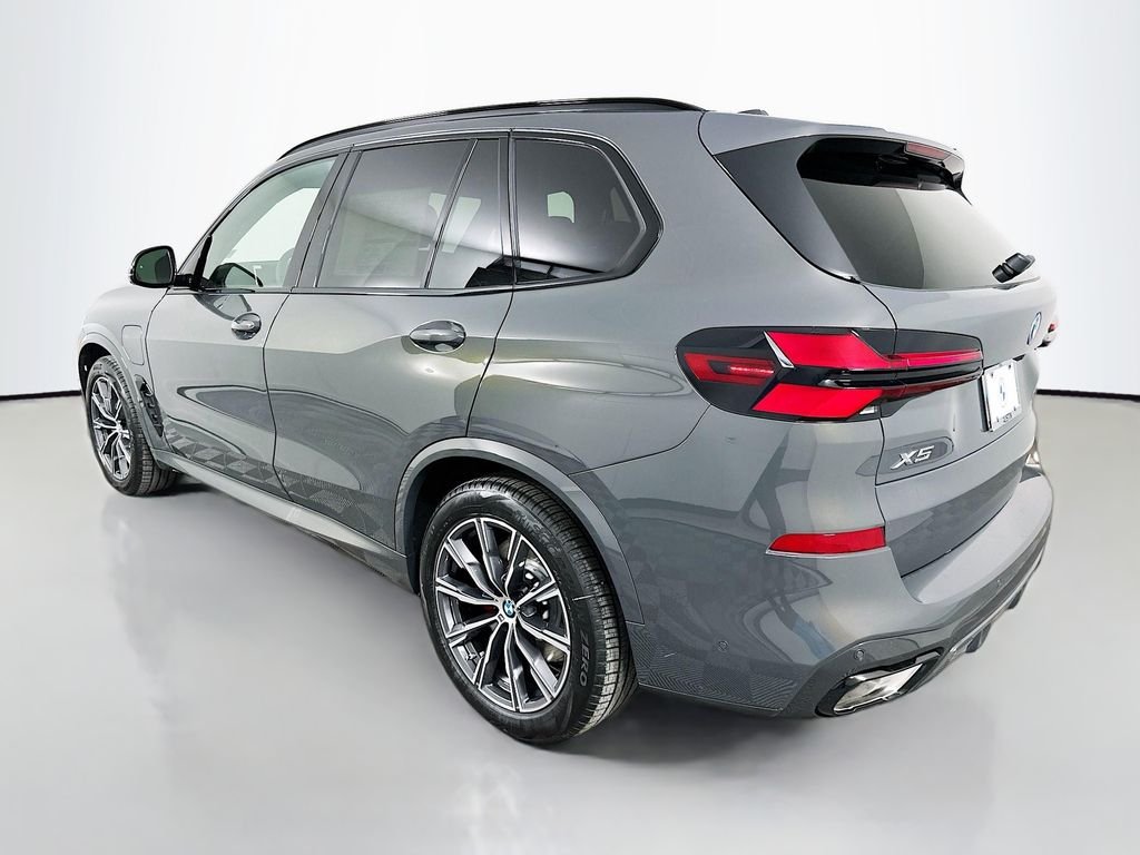 New 2026 Dravit Grey Metallic BMW xDrive50e image 7