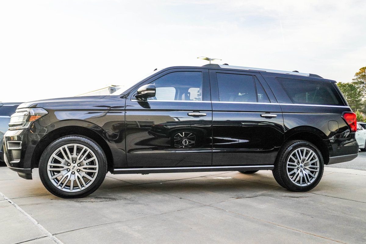 Used 2022 Black Ford Limited image 10