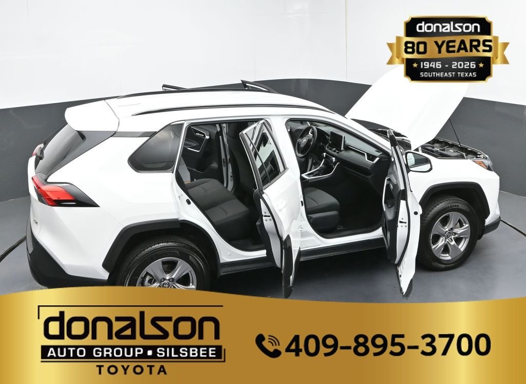Used 2025 White Toyota XLE image 33