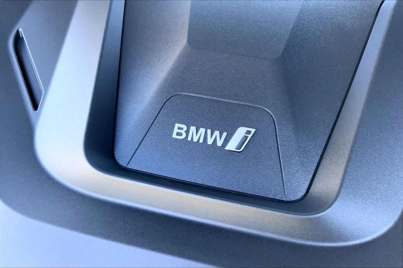 New 2026 Skyscraper Grey Metallic BMW xDrive40 image 17