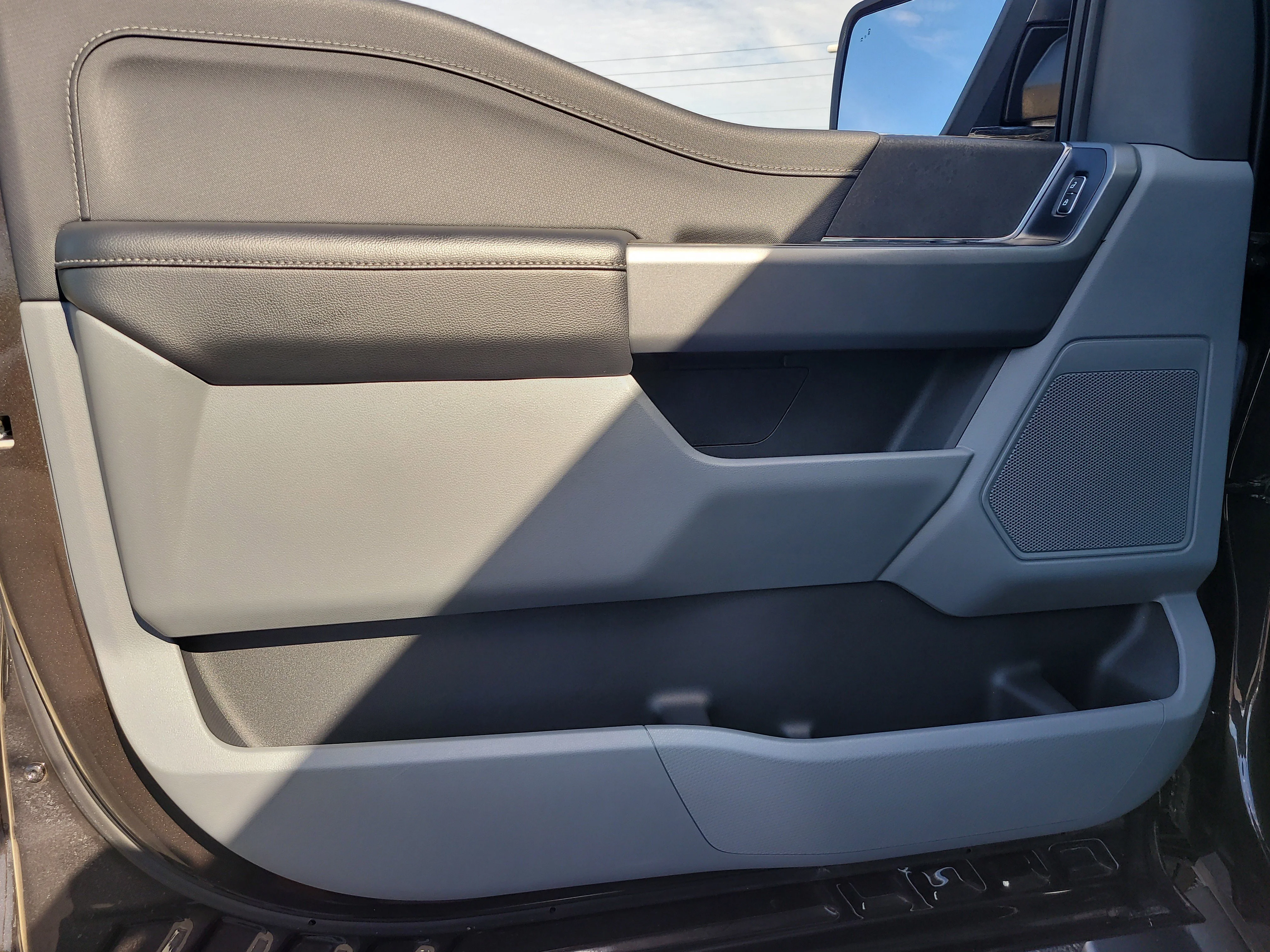 Used 2024 Bronze Metallic Ford XLT image 16