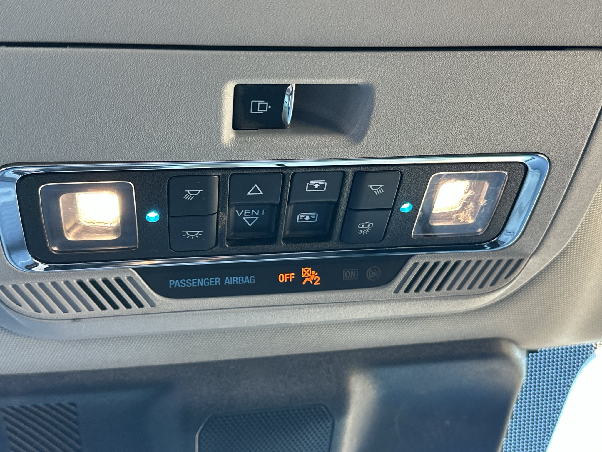 Used 2024 Glacier Gray Ford LARIAT image 31