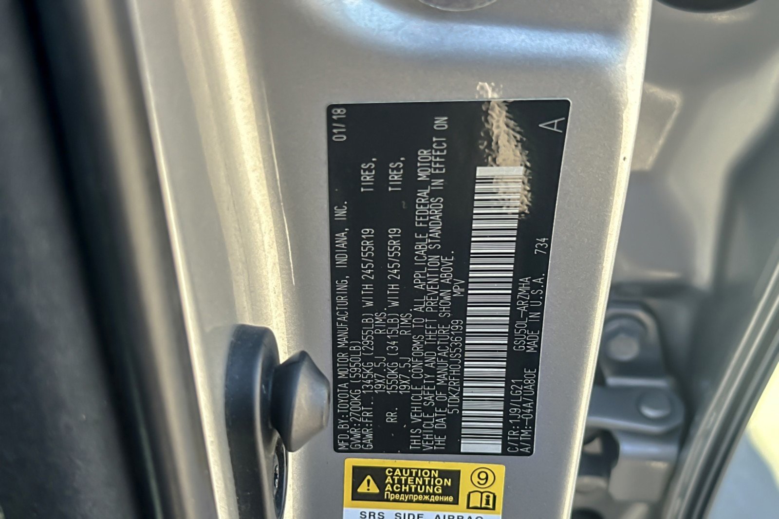Used 2018 CELESTIAL SILVER MET Toyota SE image 29