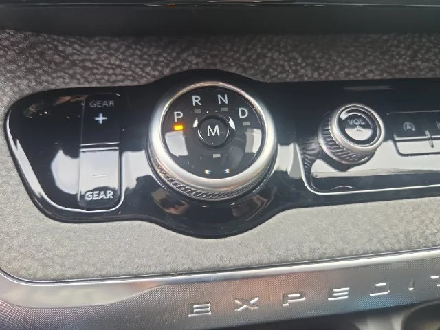 New 2027 Glacier Gray Metallic Tri-Coat Ford Tremor® image 25