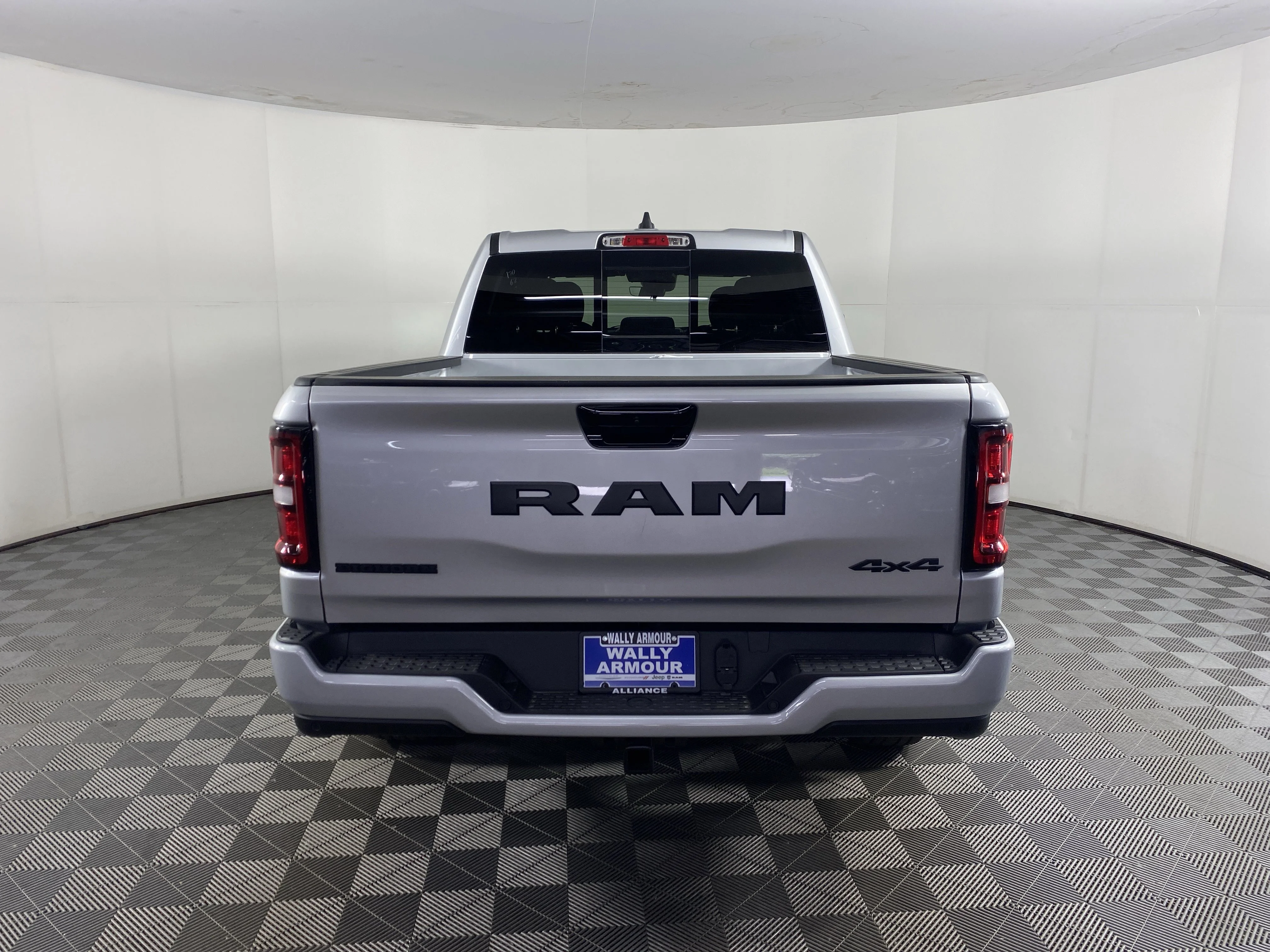 New 2026 Silver Zynith Exterior Paint RAM Big Horn/Lone Star image 8