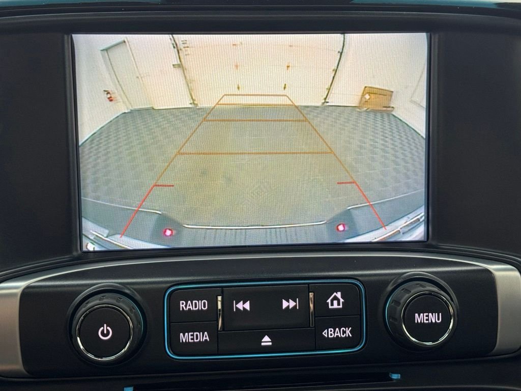 Used 2018 White Frost Tricoat GMC SLT image 4