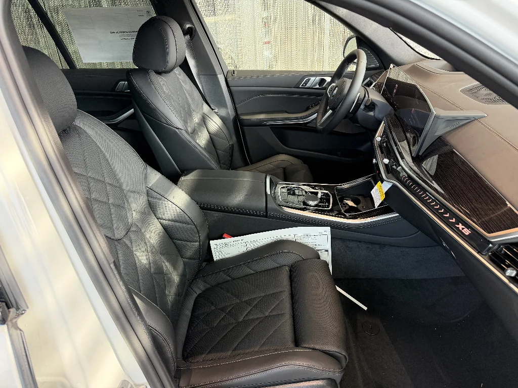 New 2026 Alpine White BMW xDrive40i image 14