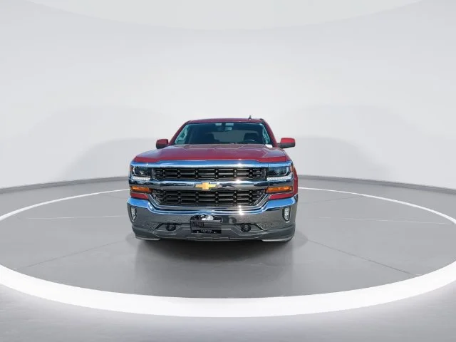 Used 2018 CAJUN RED TINTCOAT Chevrolet LT image 3