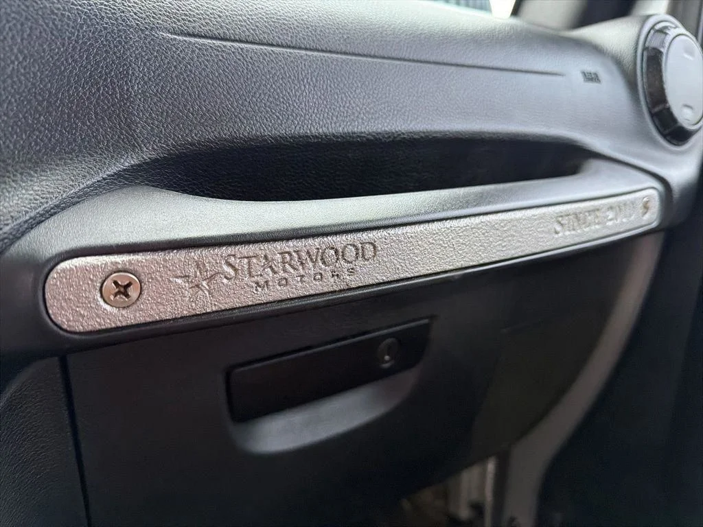 Used 2015 Silver Jeep Unlimited Sport image 56