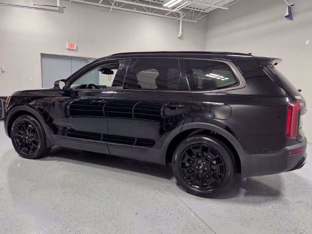 Used 2022 Black Kia EX image 10