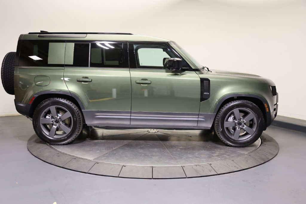 New 2026 Woolstone Green LAND ROVER S image 6
