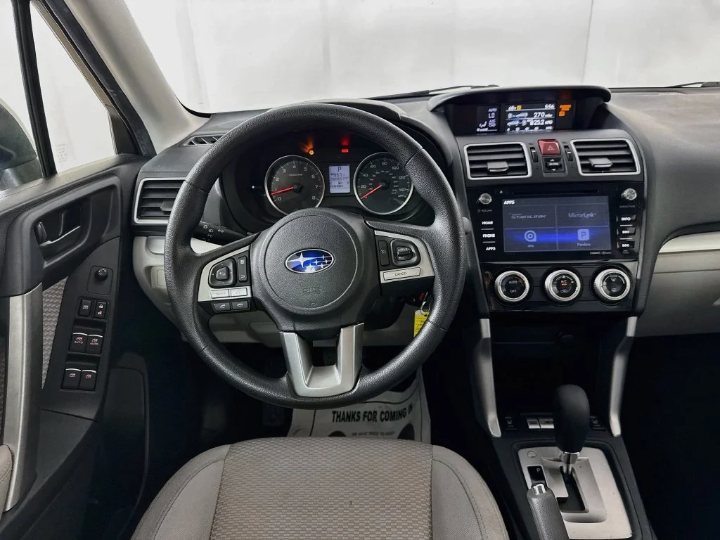 Used 2018 Gray Subaru 2.5i Premium image 28