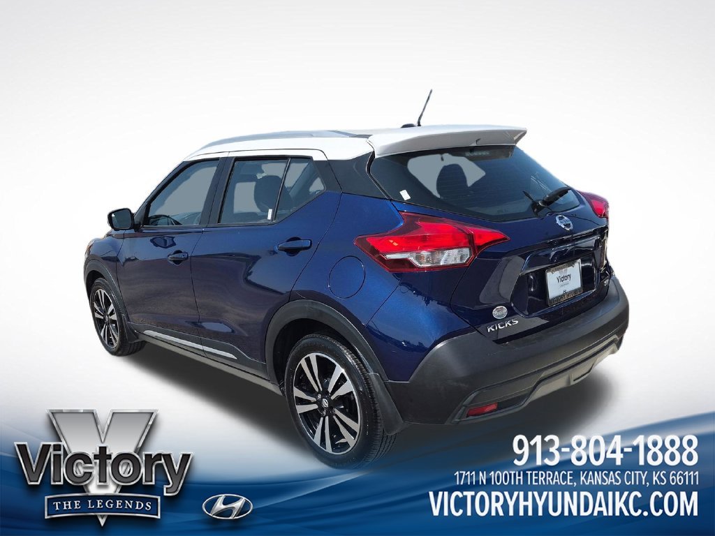 Used 2019 Blue Nissan SR image 3