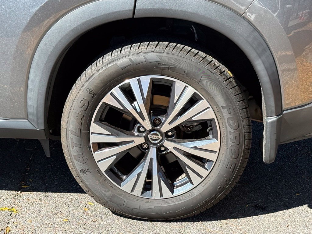 Used 2021 Gray Nissan SV image 11