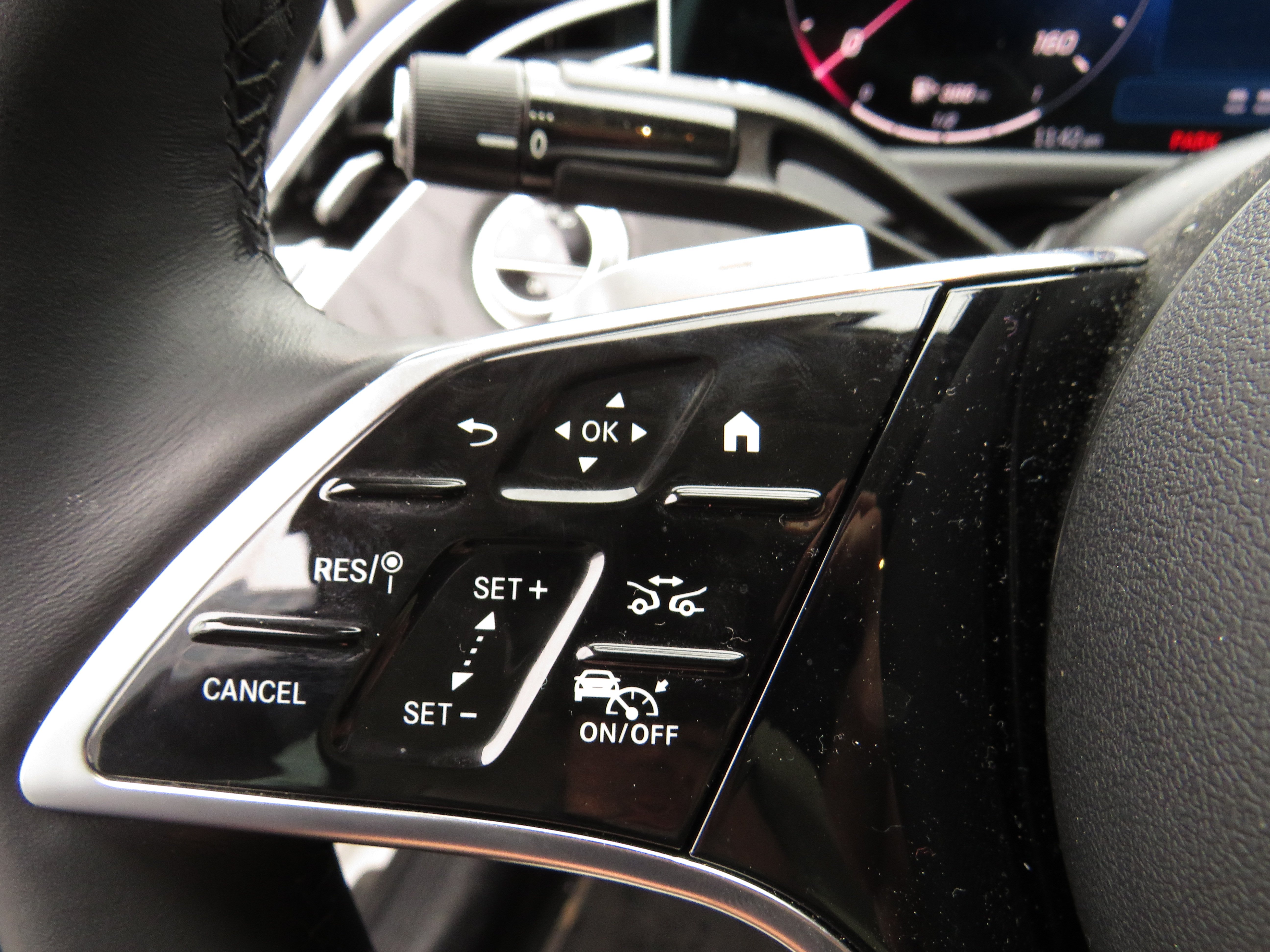 Certified Used 2025 Polar White Mercedes-Benz E 350 4MATIC® image 4