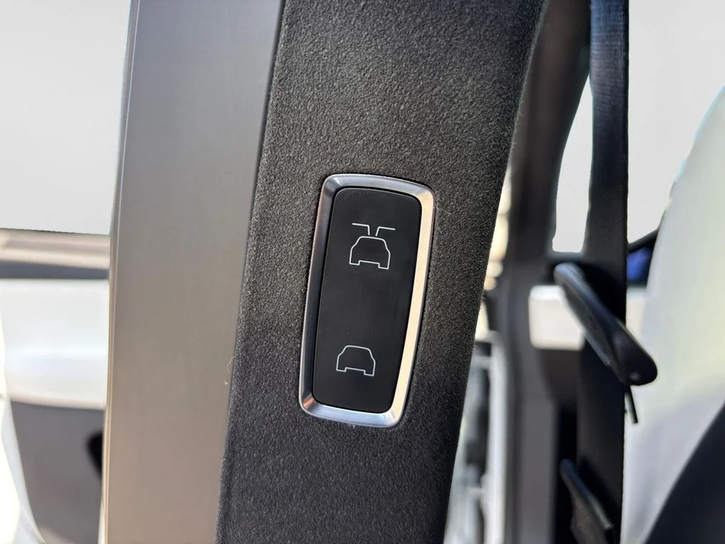 Used 2022 White Tesla Plaid image 38