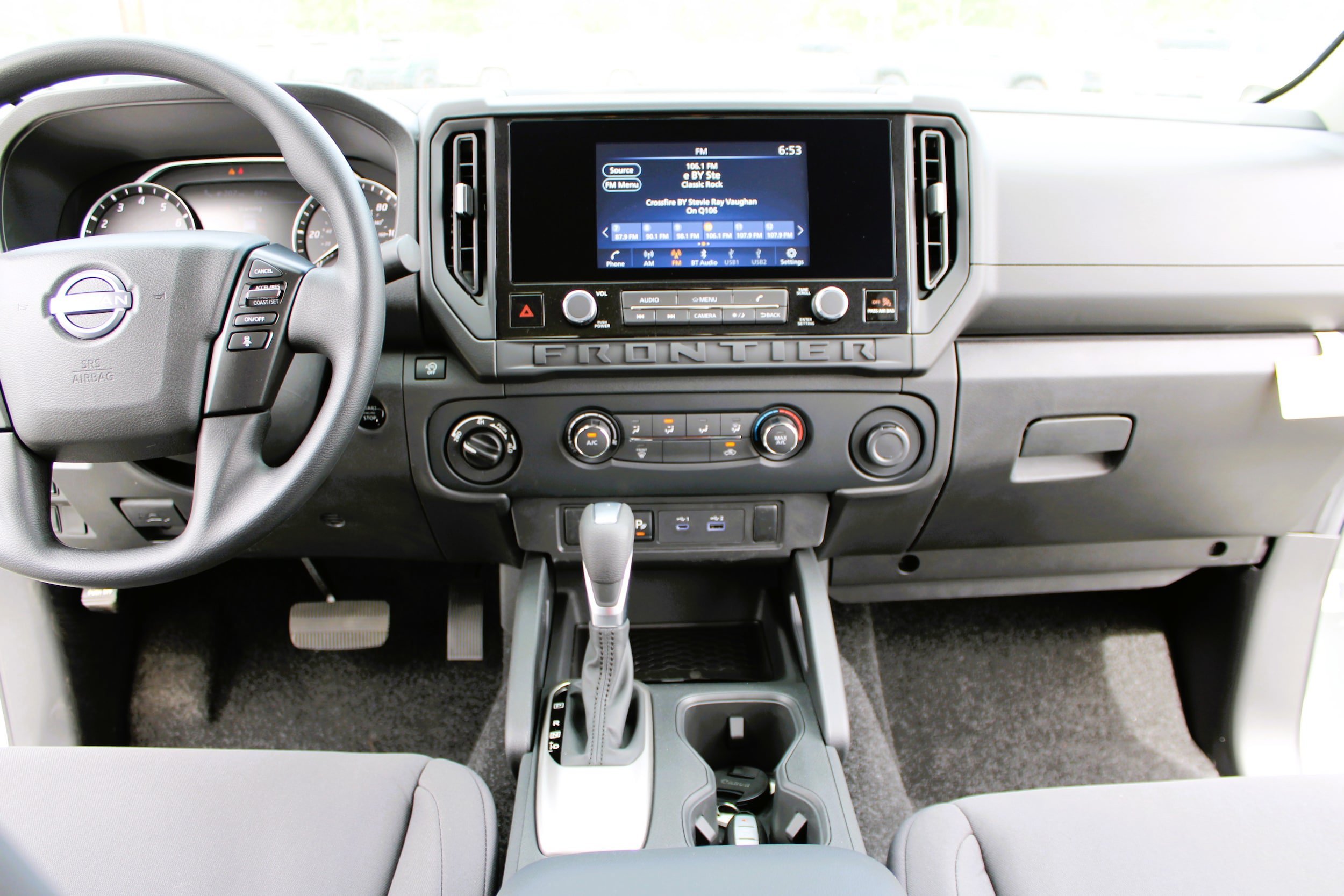 New 2026 Glacier White Nissan Crew Cab S image 21