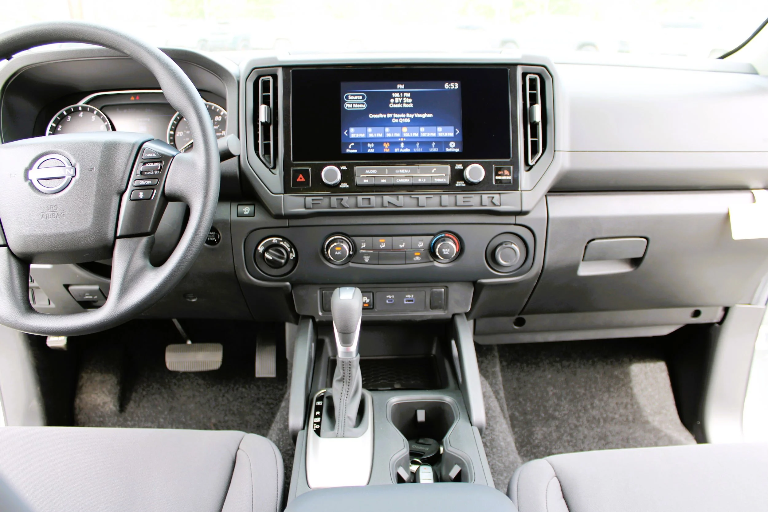 New 2026 Glacier White Nissan Crew Cab S image 21