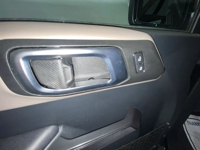 Used 2024 Black Ford Wildtrak image 13