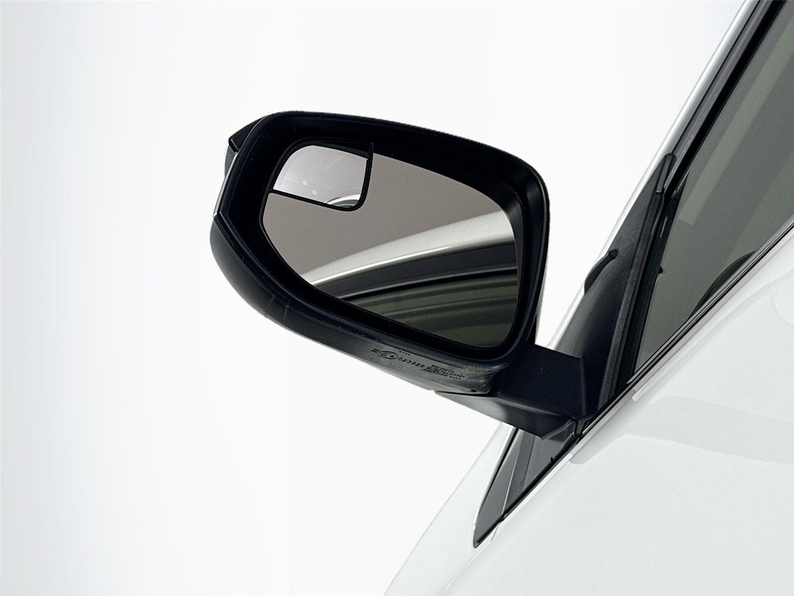Used 2018 Super White Toyota LE image 5