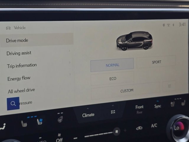 New 2026 Eminent White Pearl Lexus PREMIUM PLUS image 18