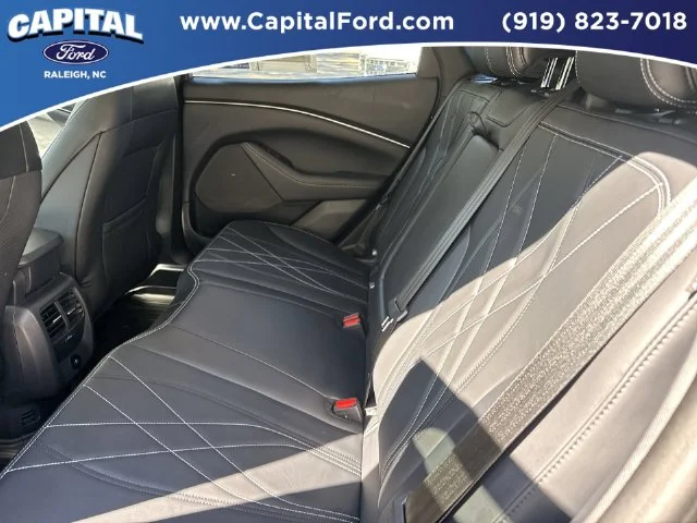 Used 2024 Green Ford Select image 18