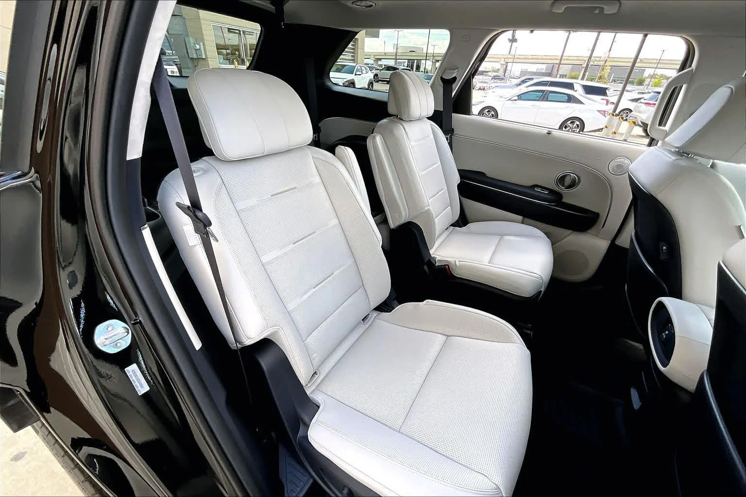 Used 2026 Abyss Black Pearl Hyundai Calligraphy image 18