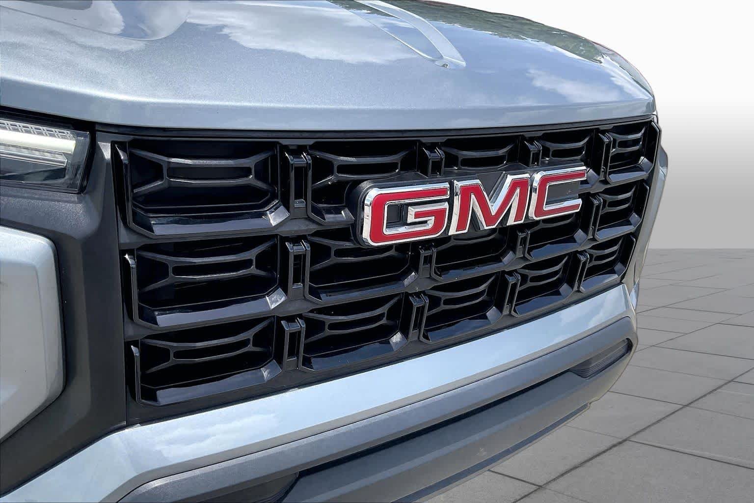 Used 2024 Sterling Metallic GMC Elevation image 29