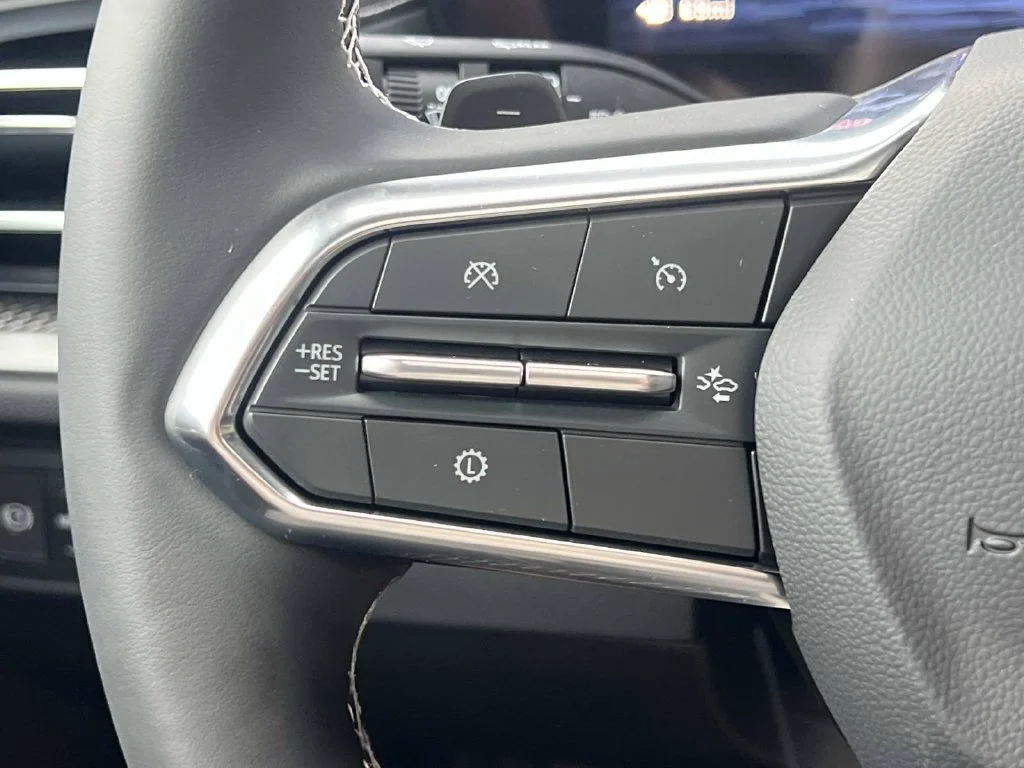 New 2027 Mosaic Black Metallic Chevrolet LT image 25