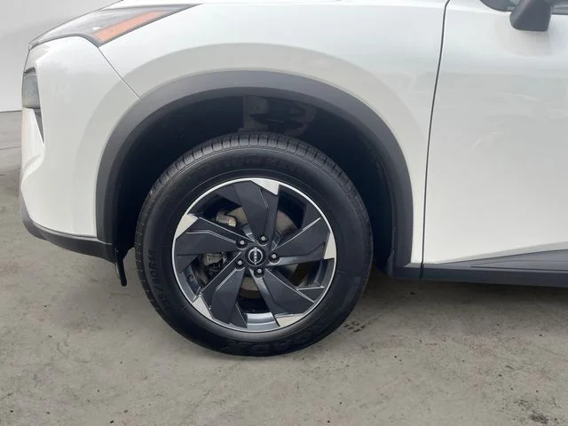 Used 2025 White Nissan SV image 14