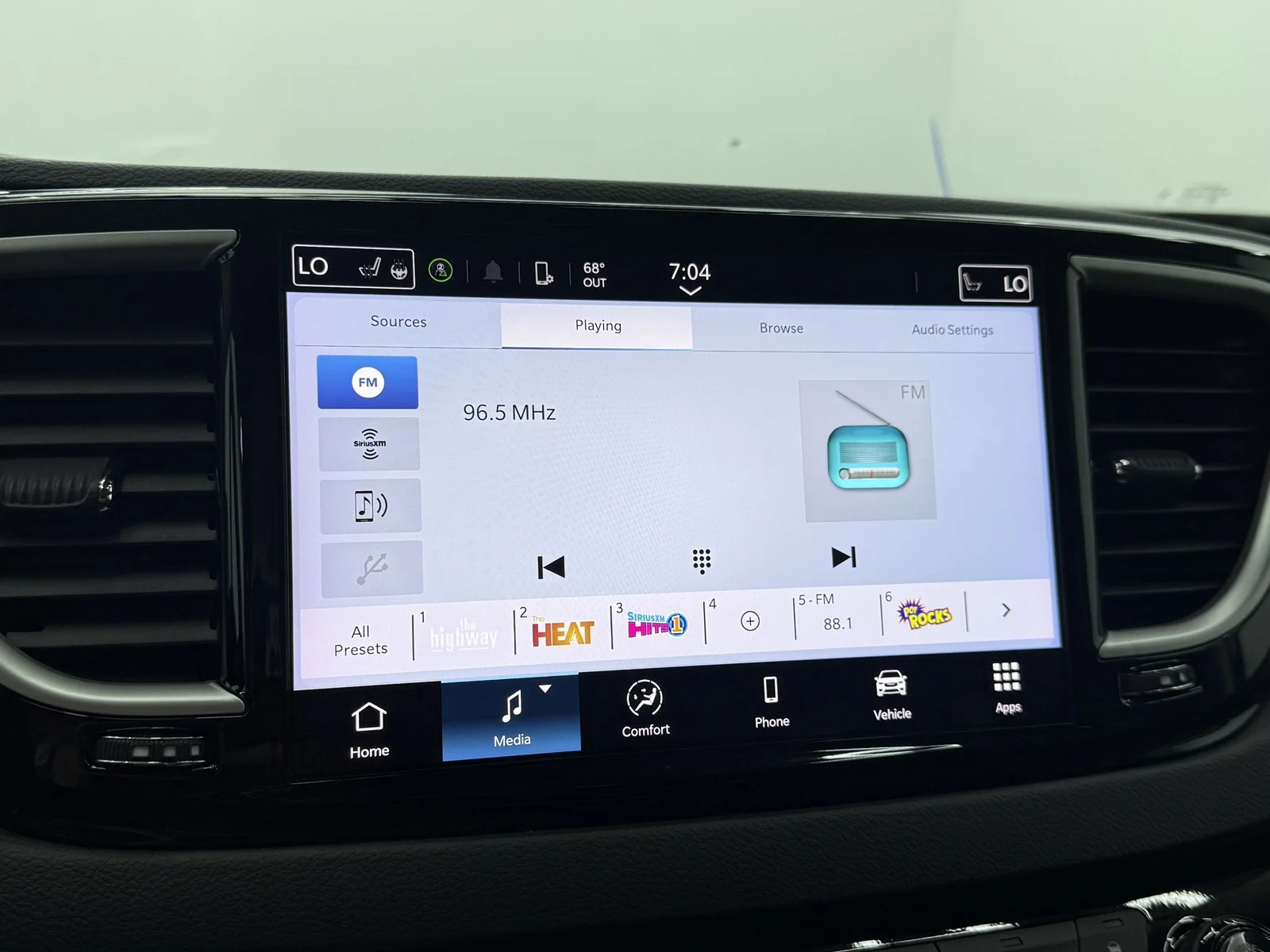 Used 2024 SILVER Chrysler Touring L image 17