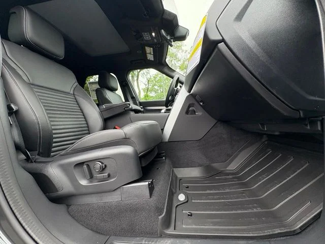 New 2026 Carpathian Grey Land Rover Dynamic SE image 48